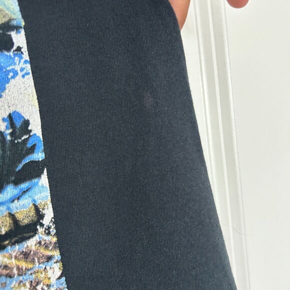 Pulp Fiction (M) Graphic T-Shirt - Picture 6 of 8